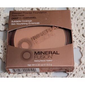 Mineral Fusion Pressed Powder Foundation Hypoallergenic Deep 1  Caramel 0.32 OZ.